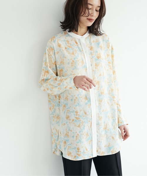 Green　Parks（グリーンパークス）の「クレリック柄シャツ（シャツ/ブラウス・レディース・カーキ/オレンジ・FREE）」の2枚目の写真