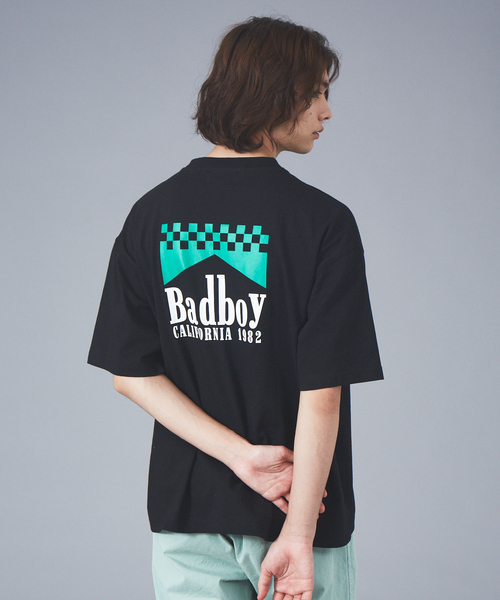 BAD BOY(バッドボーイ)の「【BADBOY / バッドボーイ】 パロディ ロゴ Tシャツ(Tシャツ/カットソー・メンズ・ホワイト/ライトブルー/ブラック・M/L)」の5枚目の写真