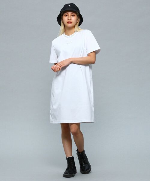 Calvin Klein(カルバン・クライン)の「ロゴ トリム ミラノ ワンピース(ワンピース・レディース・ホワイト/ブラック・S/M/L/XS)」の3枚目の写真