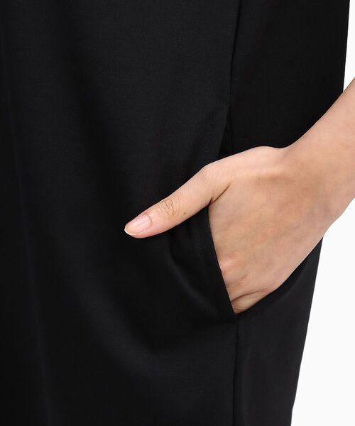 Calvin Klein(カルバン・クライン)の「ロゴ トリム ミラノ ワンピース(ワンピース・レディース・ホワイト/ブラック・S/M/L/XS)」の9枚目の写真