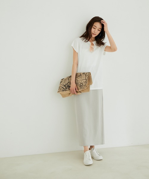 SALON adam et rope'（サロン アダム エ ロペ）の「【イージーケア・UVカット】Prima ZymフレンチスリーブクルーネックTシャツ（Tシャツ/カットソー・レディース・ホワイト/ブラック/カーキ/サックスブルー・FREE）」の22枚目の写真