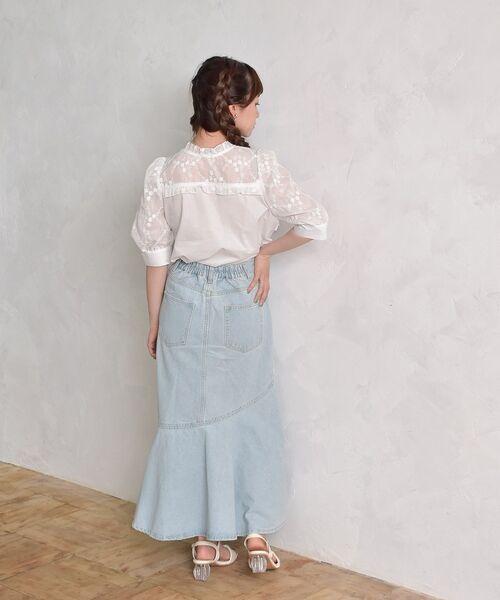 ems excite（エムズエキサイト）の「２way花柄BL（シャツ/ブラウス・レディース・ブルー/ブラック/ホワイト・FREE）」の7枚目の写真