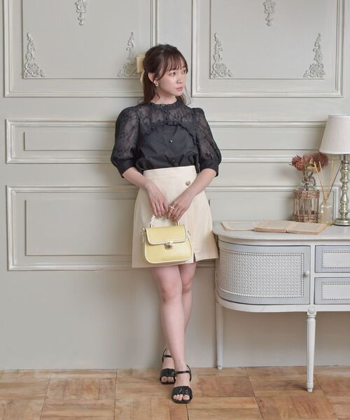 ems excite（エムズエキサイト）の「２way花柄BL（シャツ/ブラウス・レディース・ブルー/ブラック/ホワイト・FREE）」の11枚目の写真