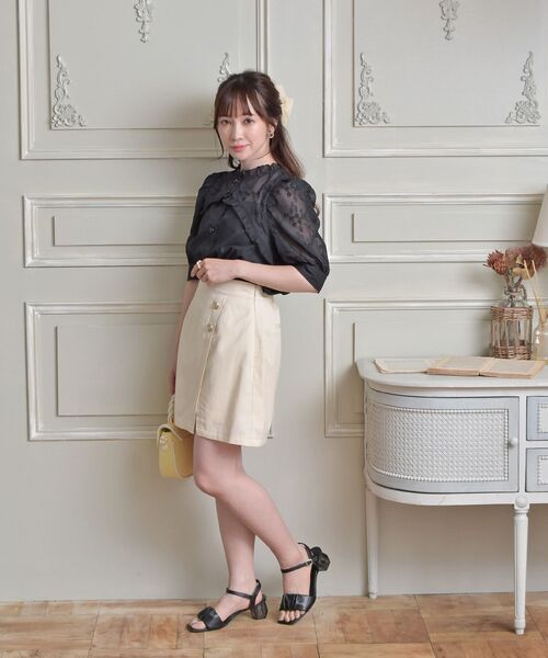 ems excite（エムズエキサイト）の「２way花柄BL（シャツ/ブラウス・レディース・ブルー/ブラック/ホワイト・FREE）」の12枚目の写真