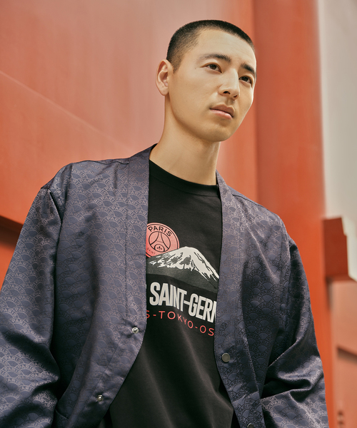 PARIS SAINT-GERMAIN(パリサンジェルマン)の「【Paris Saint-Germain】FUJIYAMA プリント Tシャツ(Tシャツ/カットソー・メンズ・ホワイト/ブラック・SMALL/MEDIUM/LARGE/X-LARGE)」の1枚目の写真