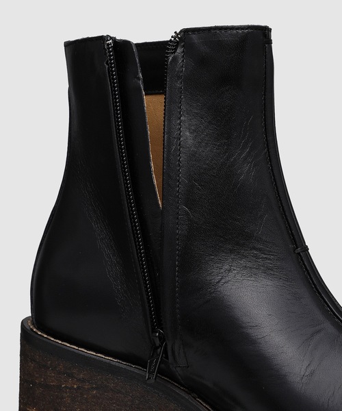 LEMAIRE（ルメール）の「WOMAN PIPED HEELED BOOTS（ブーツ・レディース・ブラウン系その他/ブラック・36/37/38/39）」の6枚目の写真