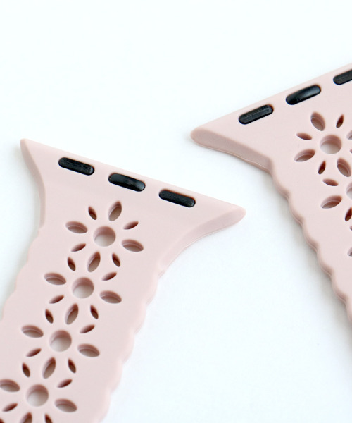SiNCERE(シンシア)の「Apple Watch Band / アップルウォッチ バンド フラワーシリコン 38-41mm(デジタル腕時計・レディース・ライトブルー/ブラック/ベージュ/ホワイト/ライトグリーン・40mm)」の8枚目の写真