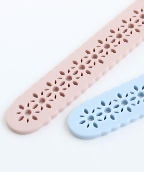 SiNCERE(シンシア)の「Apple Watch Band / アップルウォッチ バンド フラワーシリコン 38-41mm(デジタル腕時計・レディース・ライトブルー/ブラック/ベージュ/ホワイト/ライトグリーン・40mm)」の9枚目の写真