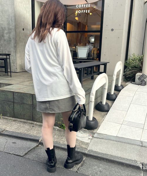 OLIVE des OLIVE（オリーブデオリーブ）の「ロゴ刺繍ロンティー（Tシャツ/カットソー・レディース・ホワイト/ブラウン/オフホワイト・FREE）」の14枚目の写真