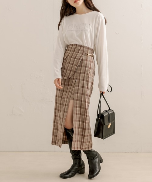OLIVE des OLIVE（オリーブデオリーブ）の「ロゴ刺繍ロンティー（Tシャツ/カットソー・レディース・ホワイト/ブラウン/オフホワイト・FREE）」の18枚目の写真