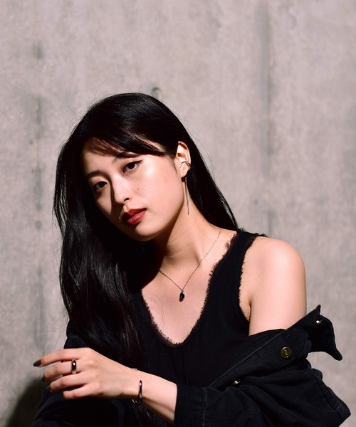 LHME（エルエイチエムイー）の「【WEB限定】”Atrium”チェーンドロップイヤーカフ/サージカルステンレス（金属アレルギー対応）【LHME / エルエイチエムイー】（イヤーカフ・レディース・シルバー/ゴールド/シルバー系その他3/シルバー系その他/ゴールド系その他/シルバー系その他2/シルバー系その他4/ゴールド系その他2/ゴールド系その他3/ゴールド系その他4・ONE SIZE）」の12枚目の写真