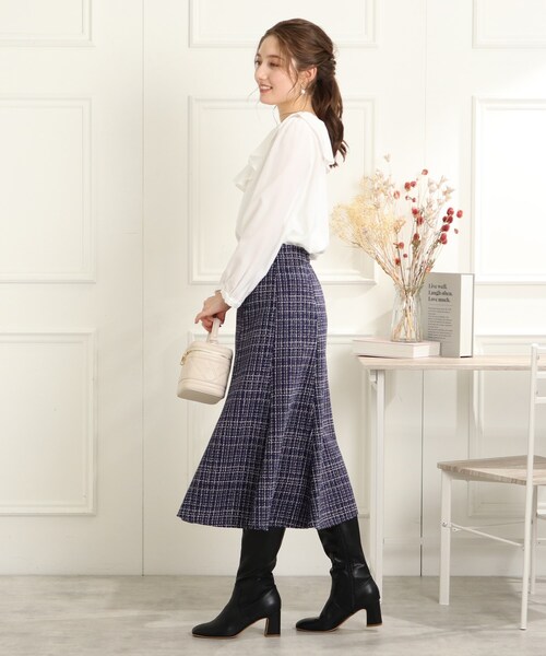 couture brooch（クチュールブローチ）の「◆ラッフル衿ブラウス（シャツ/ブラウス・レディース・ブラック/オフホワイト/サックスブルー・40/38/42）」の5枚目の写真