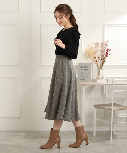 couture brooch（クチュールブローチ）の「◆ラッフル衿ブラウス（シャツ/ブラウス・レディース・ブラック/オフホワイト/サックスブルー・40/38/42）」の8枚目の写真