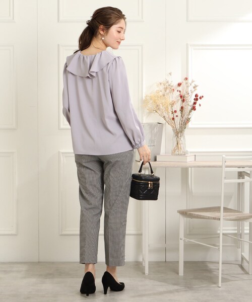 couture brooch（クチュールブローチ）の「◆ラッフル衿ブラウス（シャツ/ブラウス・レディース・ブラック/オフホワイト/サックスブルー・40/38/42）」の12枚目の写真