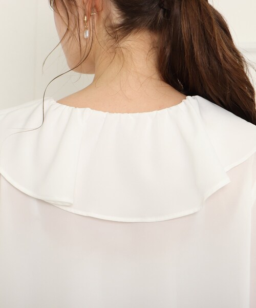 couture brooch（クチュールブローチ）の「◆ラッフル衿ブラウス（シャツ/ブラウス・レディース・ブラック/オフホワイト/サックスブルー・40/38/42）」の17枚目の写真