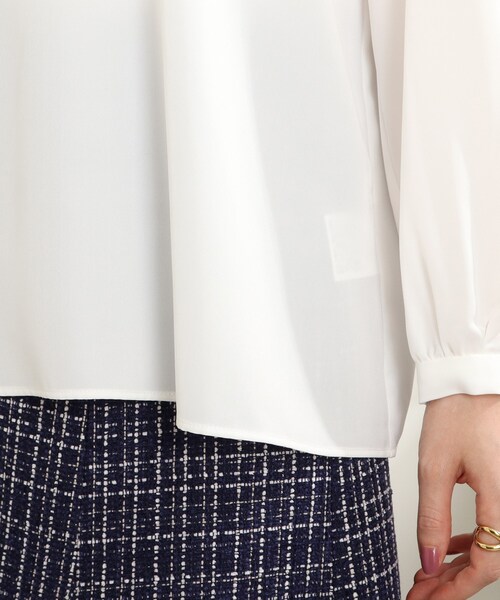 couture brooch（クチュールブローチ）の「◆ラッフル衿ブラウス（シャツ/ブラウス・レディース・ブラック/オフホワイト/サックスブルー・40/38/42）」の19枚目の写真