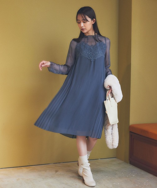 Andemiu（アンデミュウ）の「フェイクファーティペット162194（ストール/ショール・レディース・アイボリー/モカ/サックスブルー系・FREE）」の6枚目の写真