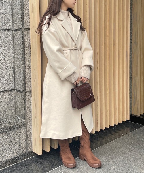 one after another NICE CLAUP（ワンアフターアナザーナイスクラップ）の「大人可愛い着こなし。ベルト付きロングコート（チェスターコート・レディース・アイボリー/ベージュ/ブラウン系その他・SMALL/MEDIUM）」の4枚目の写真