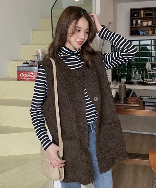 Chaco closet(チャコ クローゼット)の「ビッグシルエットフロントポケットボアベスト(ベスト・レディース・ブラウン/ベージュ・FREE)」の12枚目の写真