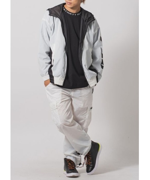 RE730（アールイーセブンサーティー）の「RE730 バイカラービッグマウンテンパーカー（マウンテンパーカー・メンズ・オフホワイト/ブラック・MEDIUM/LARGE）」の6枚目の写真