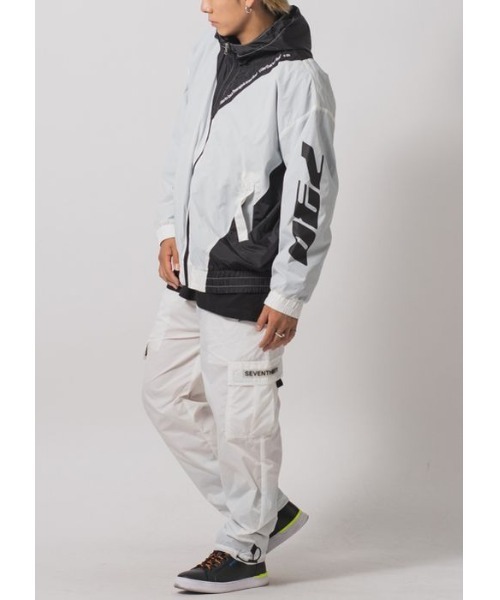 RE730（アールイーセブンサーティー）の「RE730 バイカラービッグマウンテンパーカー（マウンテンパーカー・メンズ・オフホワイト/ブラック・MEDIUM/LARGE）」の7枚目の写真