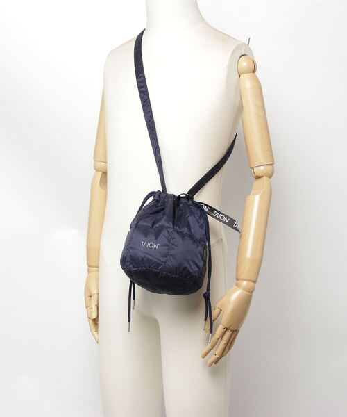 TAION（タイオン）の「【TAION/タイオン】2WAY ドローストリング ダウンバッグ/ダウン 巾着バッグ/ミニバッグ/エコバッグ（ショルダーバッグ・レディース・ベージュ/グレー/ネイビー/オフホワイト/ブラック・FREE）」の14枚目の写真
