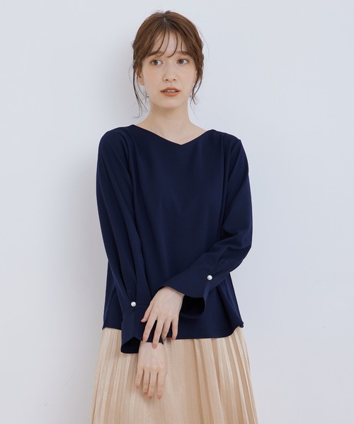 Jayro(ジャイロ)の「カットジョーゼット パール付きタック袖(シャツ/ブラウス・レディース・オフホワイト/グリーン/ネイビー・M)」の1枚目の写真