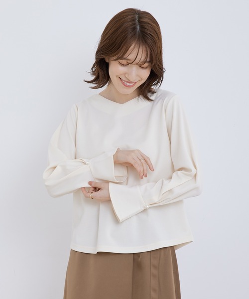 Jayro(ジャイロ)の「カットジョーゼット パール付きタック袖(シャツ/ブラウス・レディース・オフホワイト/グリーン/ネイビー・M)」の4枚目の写真