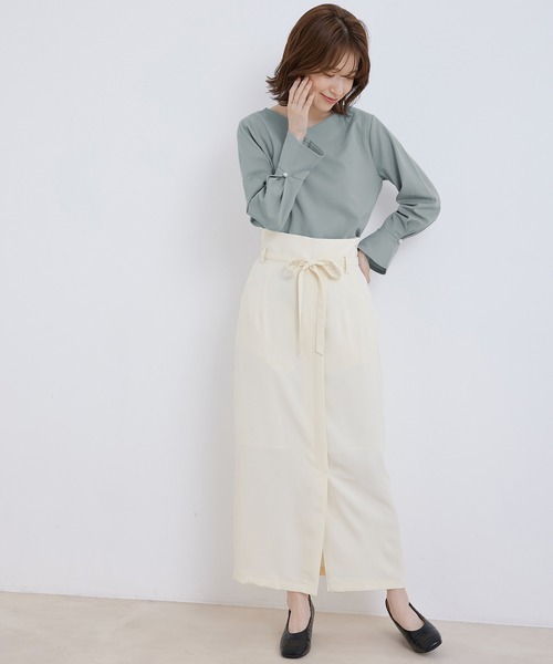 Jayro(ジャイロ)の「カットジョーゼット パール付きタック袖(シャツ/ブラウス・レディース・オフホワイト/グリーン/ネイビー・M)」の14枚目の写真