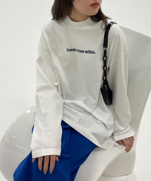 EPIMI E'PIMMY(エピミエピミー)の「〈ユニセックス〉ハイネックロゴプリントプルオーバー(Tシャツ/カットソー・レディース・オフホワイト/ブラック/ネイビー/オートミール・MEDIUM)」の5枚目の写真