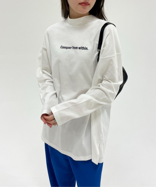 EPIMI E'PIMMY(エピミエピミー)の「〈ユニセックス〉ハイネックロゴプリントプルオーバー(Tシャツ/カットソー・レディース・オフホワイト/ブラック/ネイビー/オートミール・MEDIUM)」の6枚目の写真