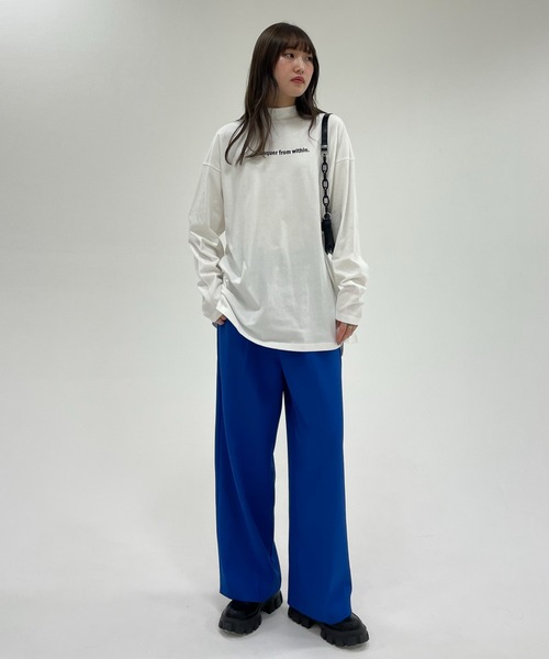 EPIMI E'PIMMY(エピミエピミー)の「〈ユニセックス〉ハイネックロゴプリントプルオーバー(Tシャツ/カットソー・レディース・オフホワイト/ブラック/ネイビー/オートミール・MEDIUM)」の10枚目の写真