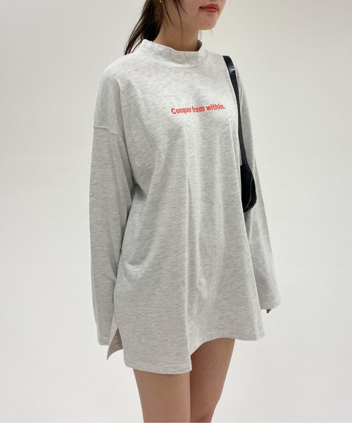 EPIMI E'PIMMY(エピミエピミー)の「〈ユニセックス〉ハイネックロゴプリントプルオーバー(Tシャツ/カットソー・レディース・オフホワイト/ブラック/ネイビー/オートミール・MEDIUM)」の17枚目の写真