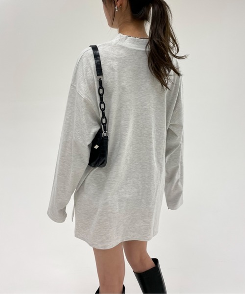 EPIMI E'PIMMY(エピミエピミー)の「〈ユニセックス〉ハイネックロゴプリントプルオーバー(Tシャツ/カットソー・レディース・オフホワイト/ブラック/ネイビー/オートミール・MEDIUM)」の20枚目の写真