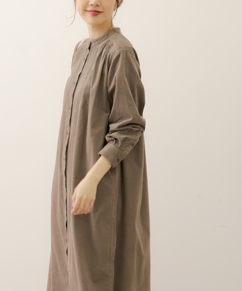 URBAN RESEARCH Sonny Label（アーバンリサーチサニーレーベル）の「コーデュロイギャザーシャツワンピース（ワンピース・レディース・チャコールグレー/オフホワイト/ベージュ系その他・FREE）」の9枚目の写真