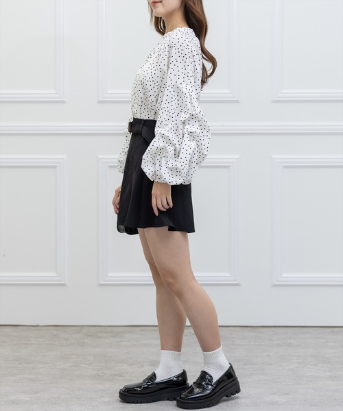 clear（クリア）の「バンドカラーボリュームスリーブブラウス（シャツ/ブラウス・レディース・ブルー系その他/ホワイト系その他/ベージュ系その他/マルチ/ブラック/サックスブルー/オフホワイト・F）」の20枚目の写真