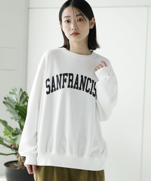 LAKOLE（ラコレ）の「ロゴスウェットプルオーバー / 184007（スウェット・レディース・オフホワイト/グレー/ブラック・SMALL/MEDIUM）」の4枚目の写真