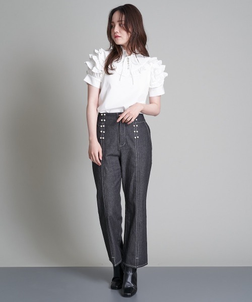 A de a.v.v（アードアー・ヴェ・ヴェ）の「パール釦デニムパンツ（デニムパンツ・レディース・ブラック/ブルー・SMALL/MEDIUM/38/36）」の5枚目の写真