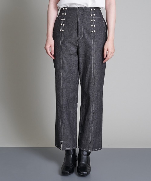 A de a.v.v（アードアー・ヴェ・ヴェ）の「パール釦デニムパンツ（デニムパンツ・レディース・ブラック/ブルー・SMALL/MEDIUM/38/36）」の7枚目の写真
