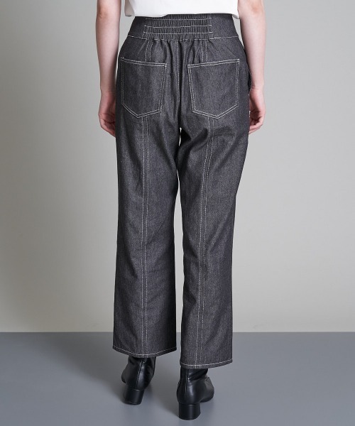 A de a.v.v（アードアー・ヴェ・ヴェ）の「パール釦デニムパンツ（デニムパンツ・レディース・ブラック/ブルー・SMALL/MEDIUM/38/36）」の9枚目の写真