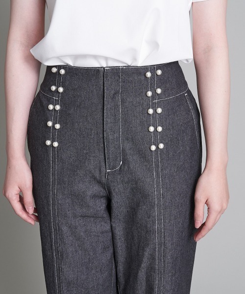 A de a.v.v（アードアー・ヴェ・ヴェ）の「パール釦デニムパンツ（デニムパンツ・レディース・ブラック/ブルー・SMALL/MEDIUM/38/36）」の11枚目の写真