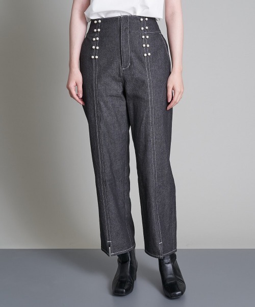 A de a.v.v（アードアー・ヴェ・ヴェ）の「パール釦デニムパンツ（デニムパンツ・レディース・ブラック/ブルー・SMALL/MEDIUM/38/36）」の16枚目の写真