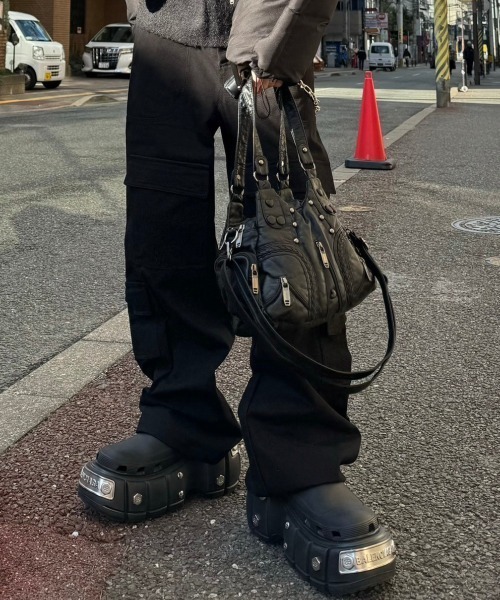 XU(エックスユー)の「【Never mind the XU】heart mini hand bag shoulder bag / 【ネバーマインド ザ エックスユー】ハートミニハンドバッグショルダーバッグ(ハンドバッグ・メンズ・ブラック・ONE SIZE)」の18枚目の写真