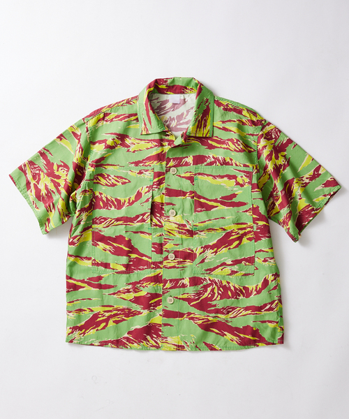 JOURNAL STANDARD（ジャーナルスタンダード）の「【TAKE IT】 TIGER CAMO S/S SH（シャツ/ブラウス・メンズ・ブラック/グリーン/オレンジ・MEDIUM/LARGE）」の3枚目の写真