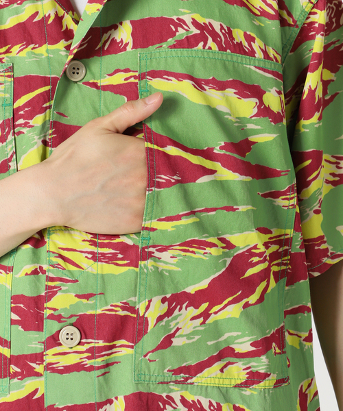 JOURNAL STANDARD（ジャーナルスタンダード）の「【TAKE IT】 TIGER CAMO S/S SH（シャツ/ブラウス・メンズ・ブラック/グリーン/オレンジ・MEDIUM/LARGE）」の14枚目の写真