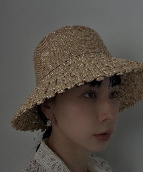 Ameri(アメリ)の「GRID BUCKET HAT(ハット・レディース・ベージュ/ブラック・FREE)」の4枚目の写真