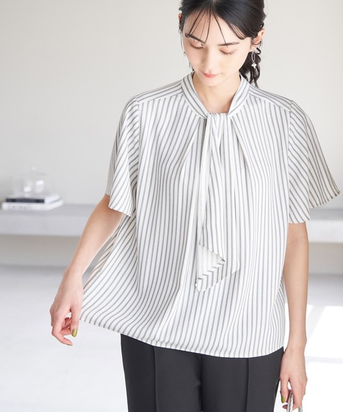 ROPE' PICNIC（ロペピクニック）の「2WAY/ボウタイハーフスリーブブラウス（シャツ/ブラウス・レディース・ライトグレー/ホワイト系その他/ホワイト系その他2/チャコールグレー/ホワイト・38）」の3枚目の写真