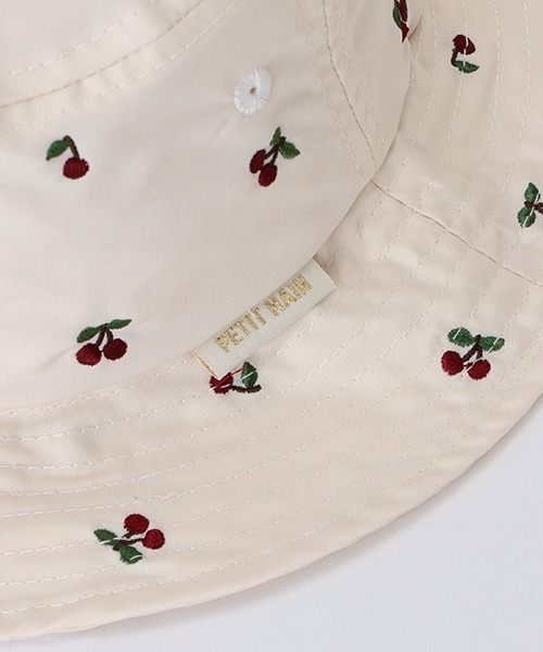 petit main（プティマイン）の「刺しゅうバケットハット（キャップ・キッズ・クリーム/ライトピンク/アイボリー/ネイビー/ライトグリーン/ベージュ/ラベンダー/レッド/ライトベージュ・50cm/52cm/54cm）」の11枚目の写真