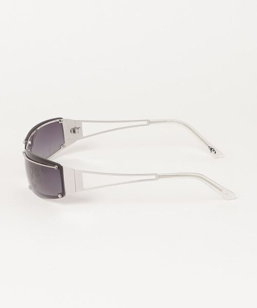 Basic Pleasure Mode（ベーシックプレジャーモード）の「【Basic Pleasure Mode/ ベーシックプレジャーモード 】METAL TOP DETAIL SUNGLASSES WITH BLACK LENS/ メタル トップディテール サングラス ウィズ ブラックレンズ サングラス（サングラス・レディース・シルバー・ONE SIZE）」の9枚目の写真