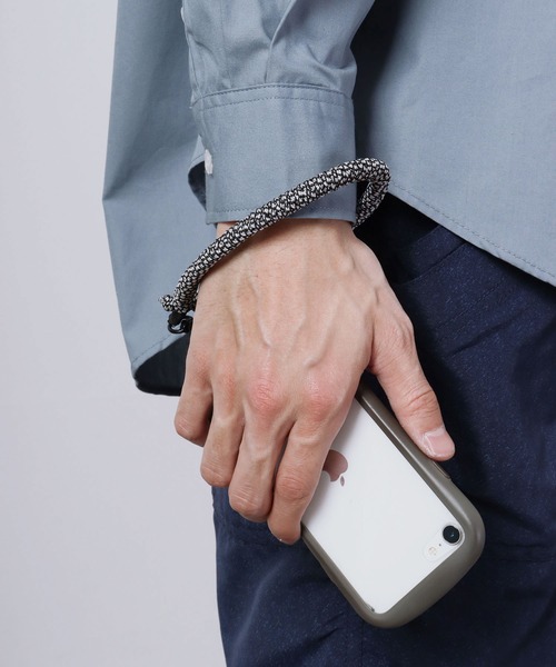 Ree&Mee（リーアンドミー）の「Ree&Mee ハンドストラップ  スマホ モバイルストラップ（スマホグッズ・レディース・シルバー系その他/ネイビー/ブルー系その他/ホワイト系その他/レインボー/ブラック系その他/ブラック/ブラウン系その他/ピンク系その他・FREE）」の17枚目の写真